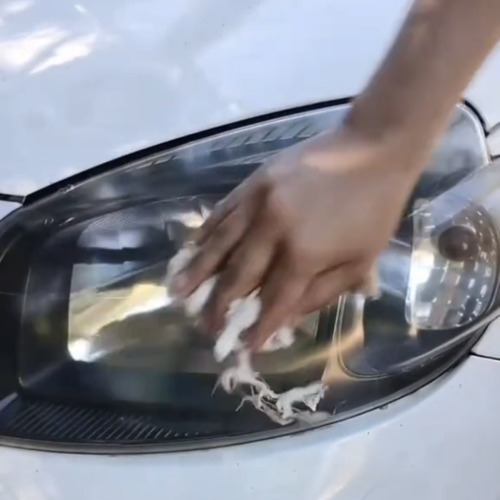 Cleaning my car headlights with WD-40